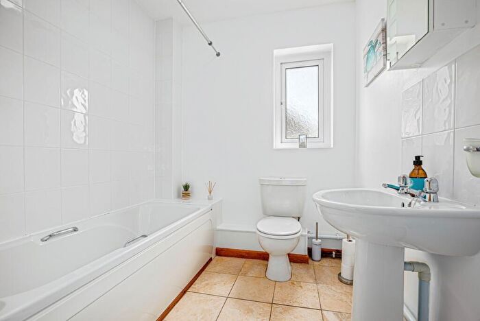 2 Bedroom Flat For Sale In Clos Y Fferm, Aberporth, Cardigan, Ceredigion, SA43