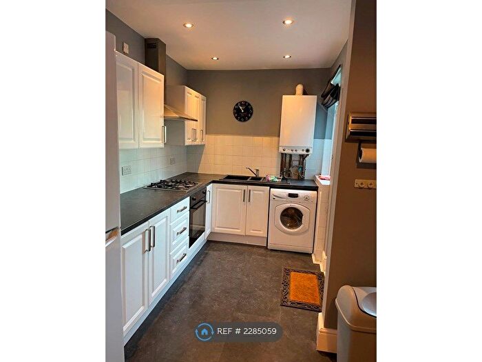 4 Bedroom Terraced House To Rent In Moor End Road, Sheffield, S10