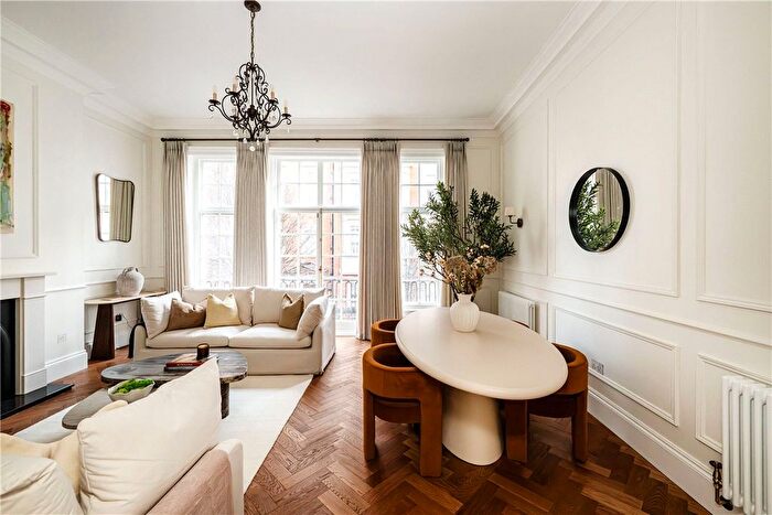 1 Bedroom Flat To Rent In Upper Brook Street, Mayfair, London, W1K