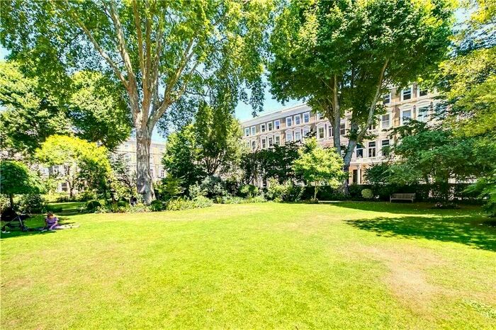 2 Bedroom Flat To Rent In Earl's Court Square, London, SW5