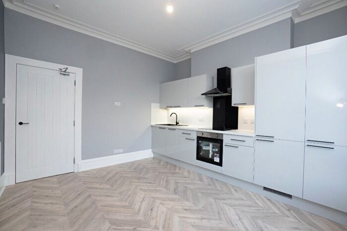 2 Bedroom Flat To Rent In Mount Street, Rosemount, Aberdeen, AB25