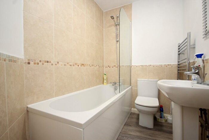 1 Bedroom Flat To Rent In Tregonwell Road, Bournemouth, Dorset, BH2