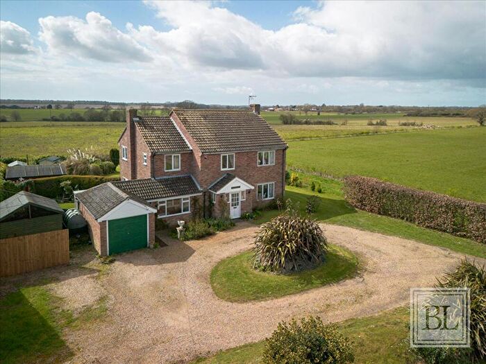 4 Bedroom Detached House For Sale In Colchester Road, Thorpe Le Soken, Colchester, CO16