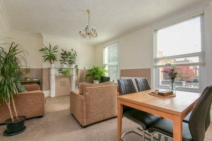 3 Bedroom Flat To Rent In Lorne Road, N4