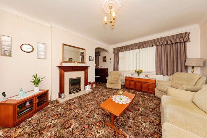 3 Bedroom Bungalow For Sale In Courtlands Park, Carmarthen, Carmarthenshire, SA31