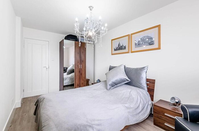 2 Bedroom Flat To Rent In Hatton Garden, Holborn, London, EC1N