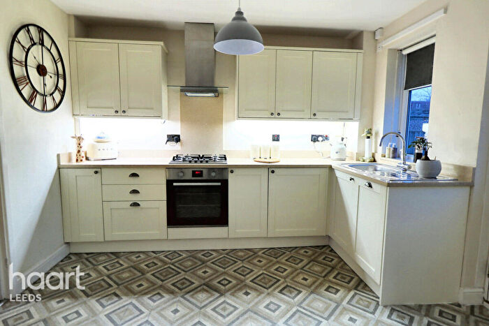 3 Bedroom Semi-Detached House For Sale In White Laithe Gardens, Leeds, LS14