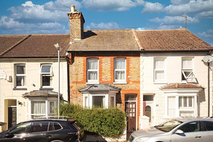 2 Bedroom Terraced House For Sale In Avenue Road, Ramsgate, Kent, CT11