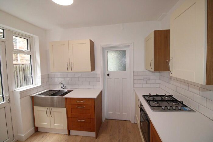 1 Bedroom Flat To Rent In Coppermill Lane, London, E17