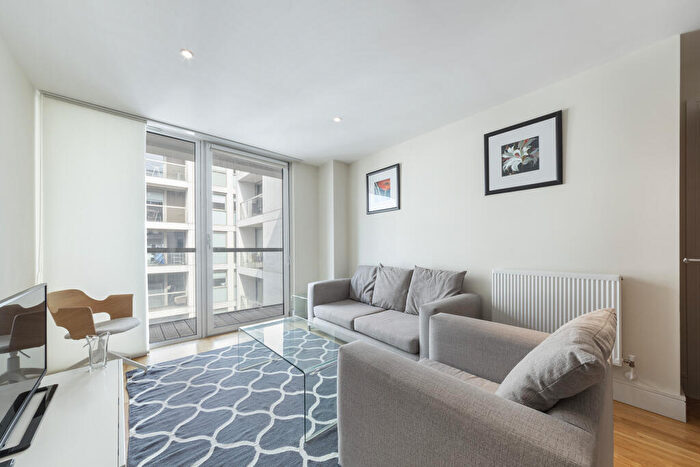 1 Bedroom Apartment To Rent In Lanterns Way, London, E14