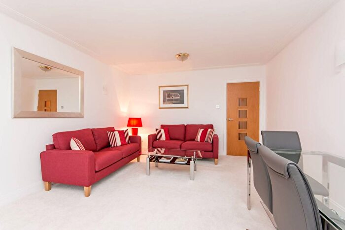 2 Bedroom Flat To Rent In St Johns Wood Road, St John's Wood, London, NW8