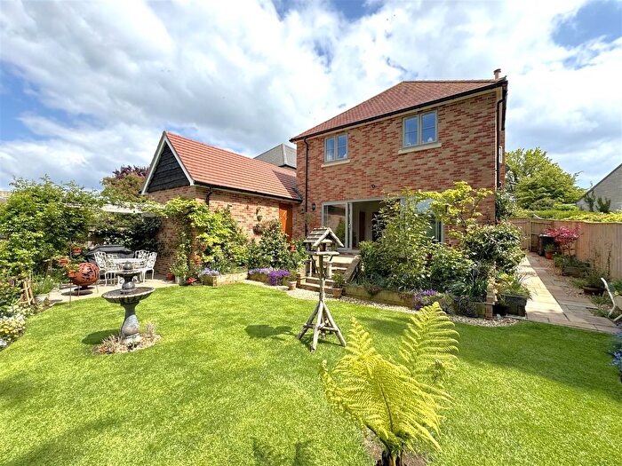 4 Bedroom Detached House For Sale In Chalky Road, Broadmayne, DT2