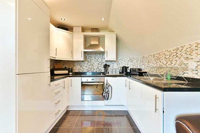 1 Bedroom Flat To Rent In Vernon Close, West Ewell, KT19