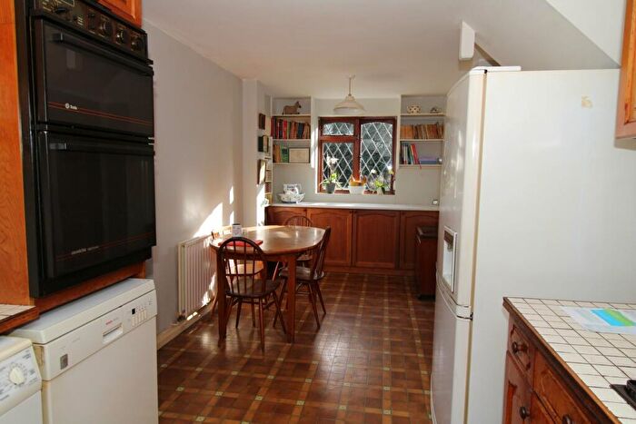 4 Bedroom Detached House For Sale In Castle Close, Bromley, BR2