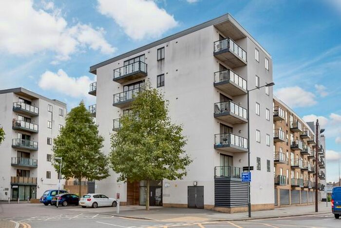 2 Bedroom Flat To Rent In Bassett House, Durnsford Road, SW19