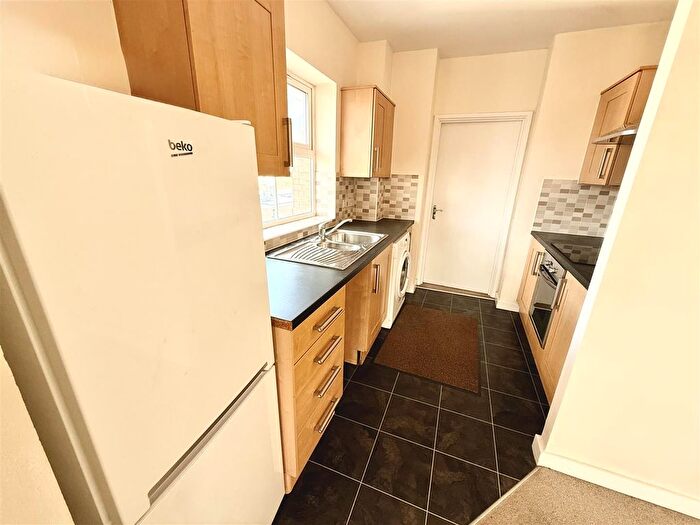 2 Bedroom Flat For Sale In Holly Street, Luton, LU1