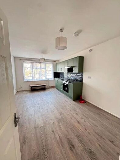 3 Bedroom Flat To Rent In Windsor Road, London, E7