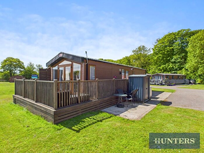2 Bedroom Mobile/park Home For Sale In Flamborough Road, Sewerby, Bridlington, YO15
