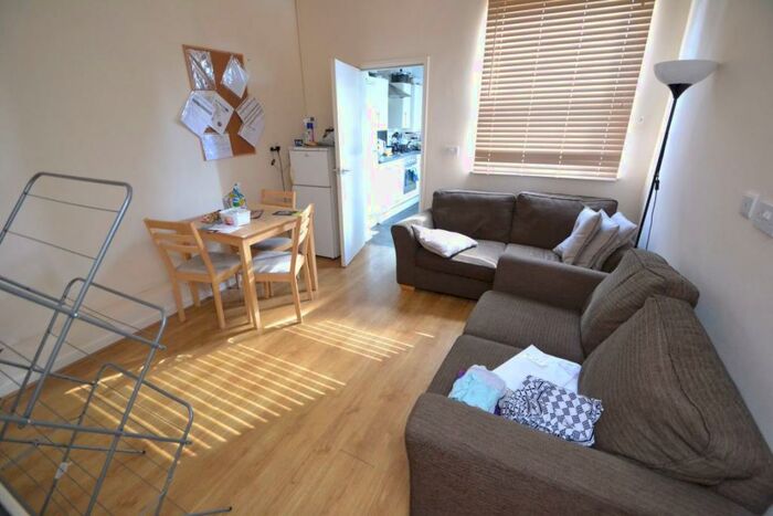 3 Bedroom House To Rent In Claude Street, - Uon - Qmc, NG7