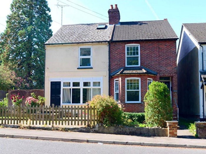 3 Bedroom Semi Detached House To Rent In Tilford Road, Hindhead, GU26