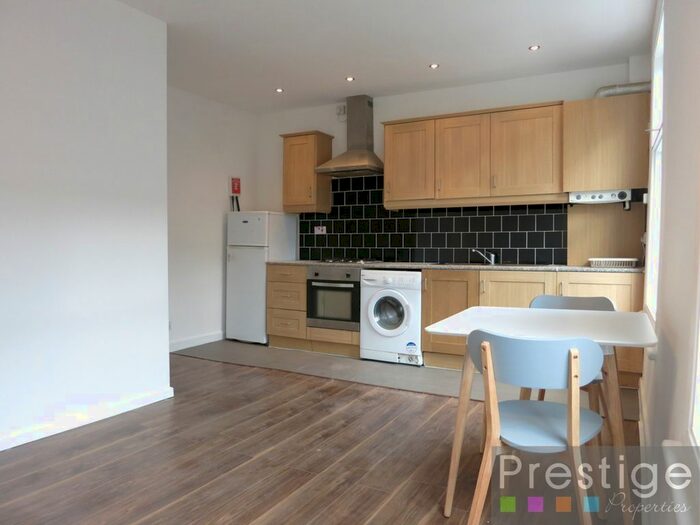 1 Bedroom Flat To Rent In West Green Road, London, N15