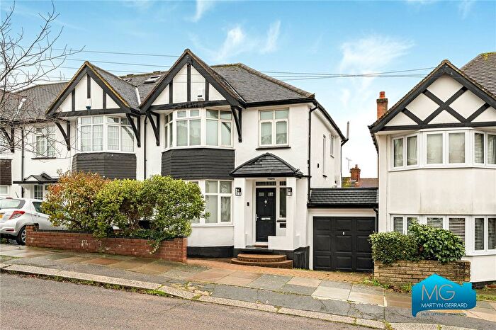 3 Bedroom Semi Detached House To Rent In Charter Way, Southgate, London, N14