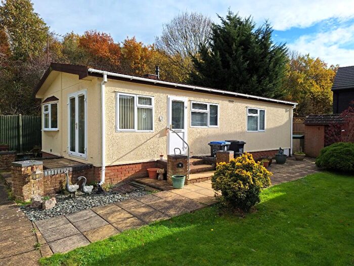 2 Bedroom Park Home For Sale In The Firs Park, Woodside Lane, Hatfield, Hertfordshire, AL9