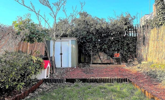 2 Bedroom Maisonette To Rent In Rye Hill Park, Nunhead, London, SE15