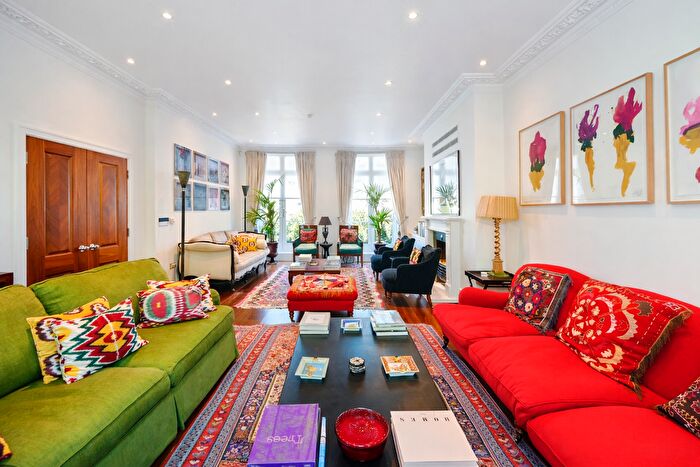 5 Bedroom Terraced House To Rent In Gertrude Street, SW10