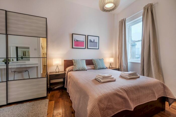 1 Bedroom Flat To Rent In Oxford Street, W1D