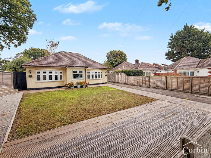 2 Bedroom Bungalow For Sale In Brook Close, Bournemouth, BH10