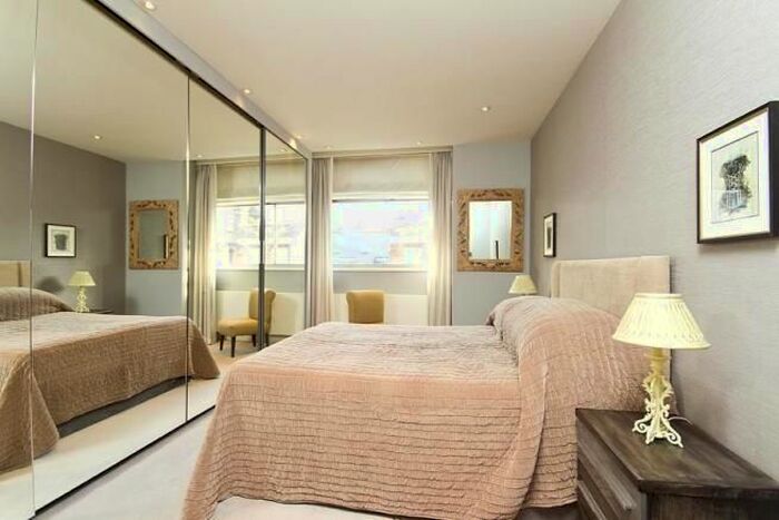 1 Bedroom Flat For Sale In New Cavendish Street, London, W1G