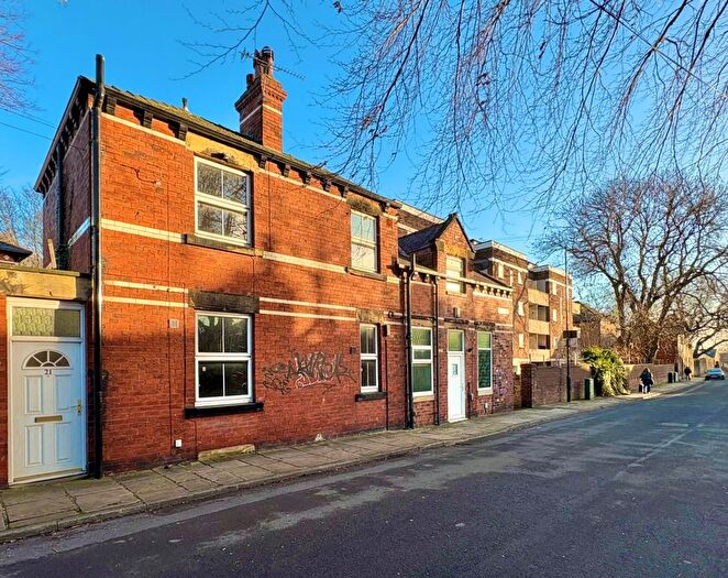 2 Bedroom Terraced House To Rent In Chapel Lane, Headingley, Leeds, LS6