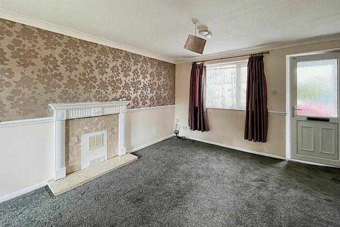 2 Bedroom End Of Terrace House For Sale In Wawne Lodge, Pennine Way, Bransholme, Hull, HU7