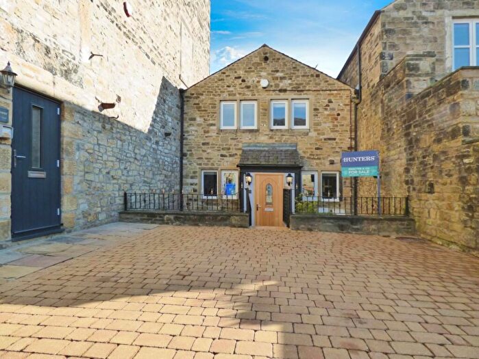 3 Bedroom Terraced House For Sale In The Engine House, Weavers Court, BD23