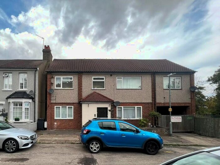 1 Bedroom Apartment To Rent In Rounton Road, Waltham Abbey, EN9