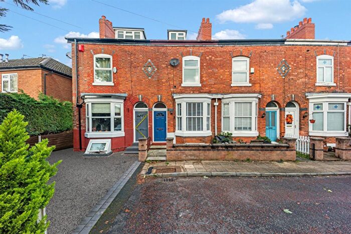 3 Bedroom Terraced House For Sale In Somerset Place, Sale, M33