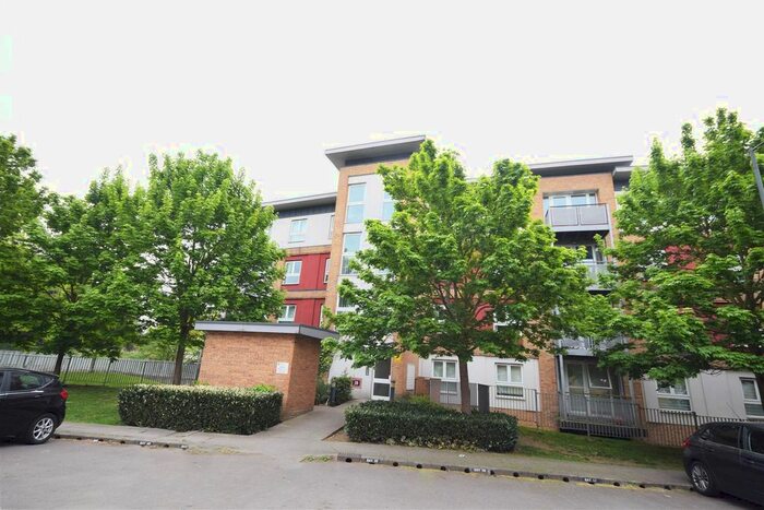 1 Bedroom Flat To Rent In Langhorn Drive, Twickenham, TW2