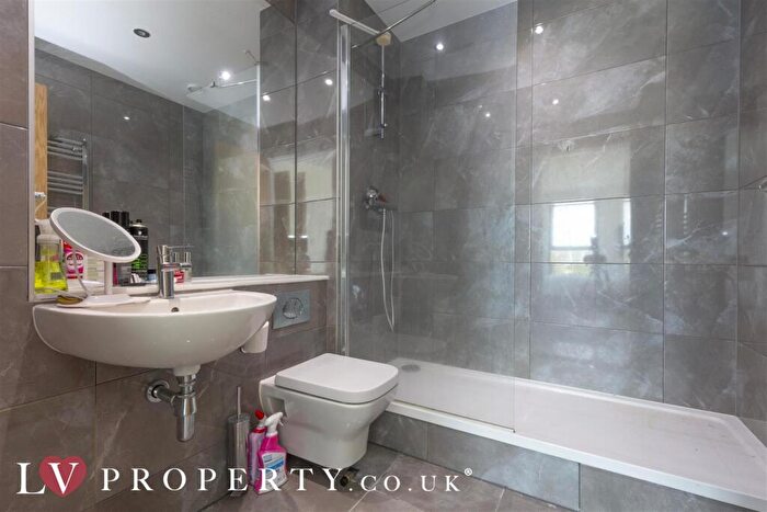 2 Bedroom Apartment For Sale In Windmill Street, Birmingham, West Midlands, B1