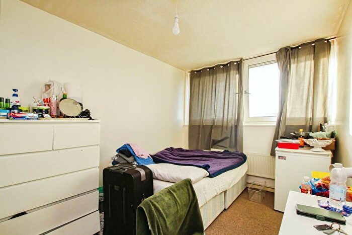 2 Bedroom Flat For Sale In Farthing Fields, Wapping, London, E1W