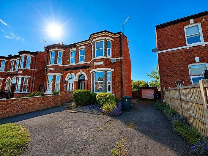 3 Bedroom Semi Detached House For Sale In Windsor Road, Southport, Merseyside, PR9