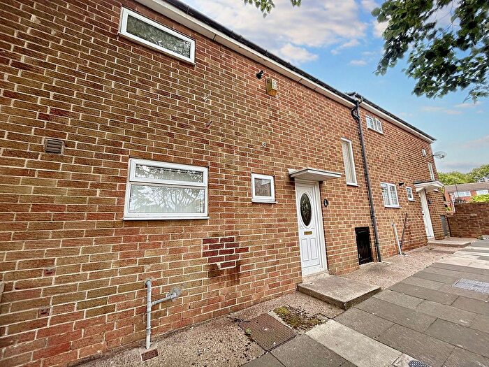 3 Bedroom Terraced House For Sale In Garth Twentyfour, Killingworth, Newcastle Upon Tyne, NE12