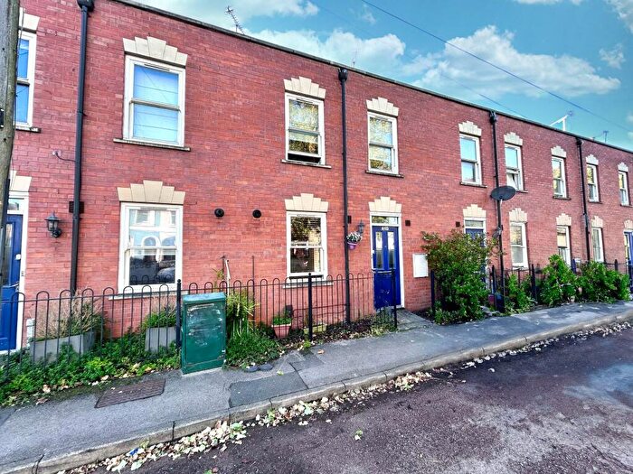 4 Bedroom Terraced House To Rent In Dunalley Parade, Cheltenham, GL50