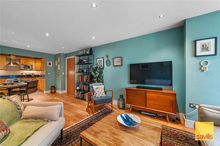2 Bedroom Apartment For Sale In Moore House, Cassilis Road, Isle Of Dogs, London, E14