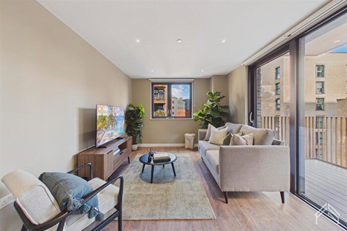 1 Bedroom Apartment To Rent In Vanguard Way, London, E17