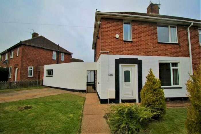3 Bedroom Semi-Detached House To Rent In Pershore Avenue, Grimsby, DN34