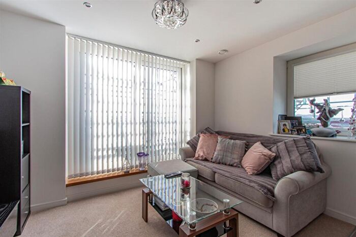2 Bedroom Apartment To Rent In Pendeen House, Ferry Court, Cardiff Bay, CF11