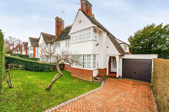 3 Bedroom Semi Detached House For Sale In Willifield Way, Hampstead Garden Suburb, NW11