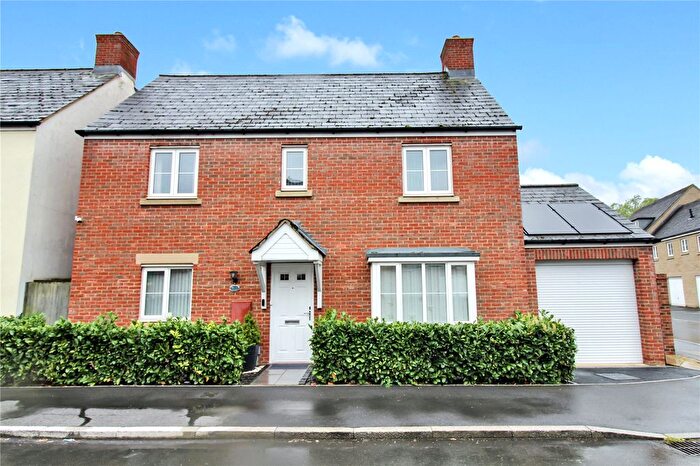 4 Bedroom Detached House For Sale In Tuscan Road, Redhouse, Swindon, SN25