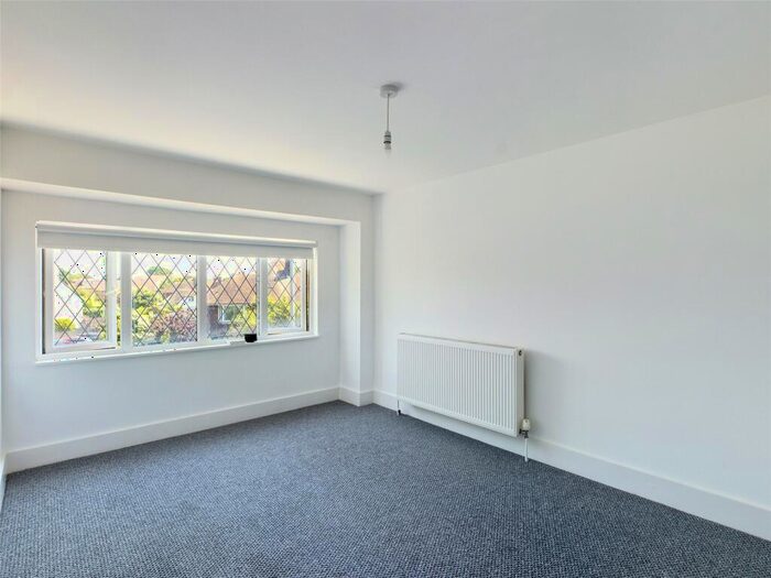 1 Bedroom Apartment To Rent In Flat, B Elm Grove, Worthing, West Sussex, BN11